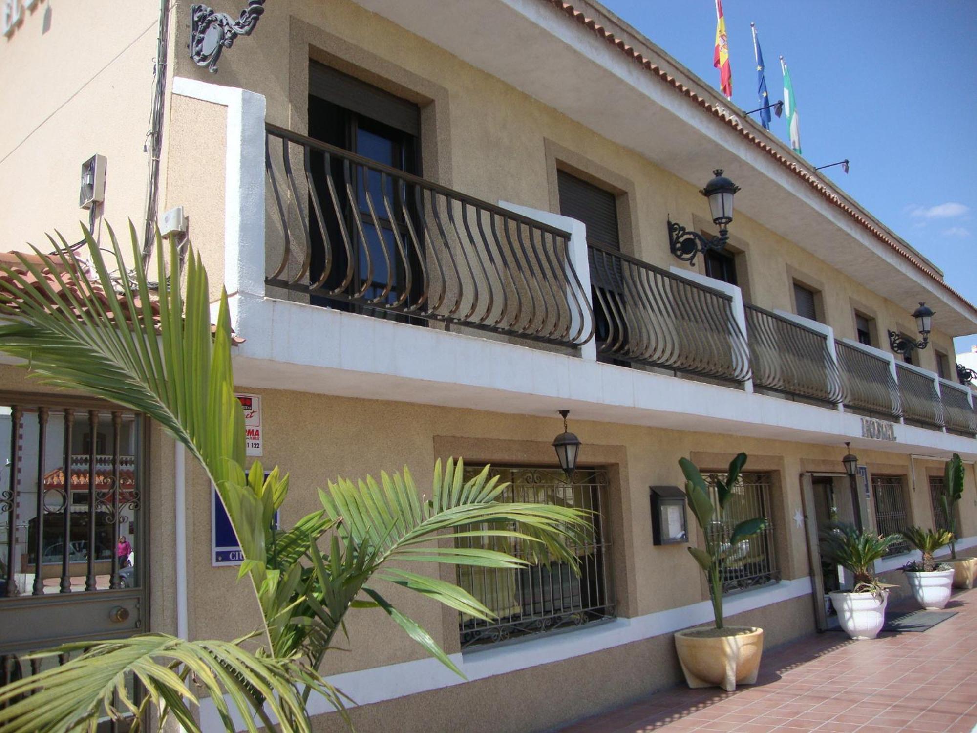 Hotel Lucero Куевас дел Алмансора Екстериор снимка